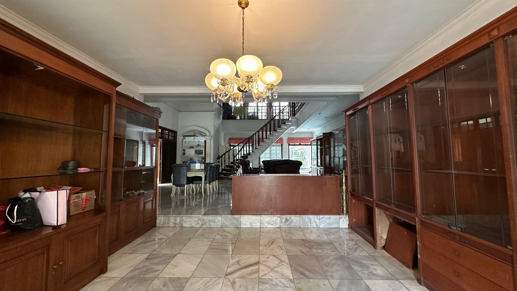 Rumah Hitung Tanah Area Cipete