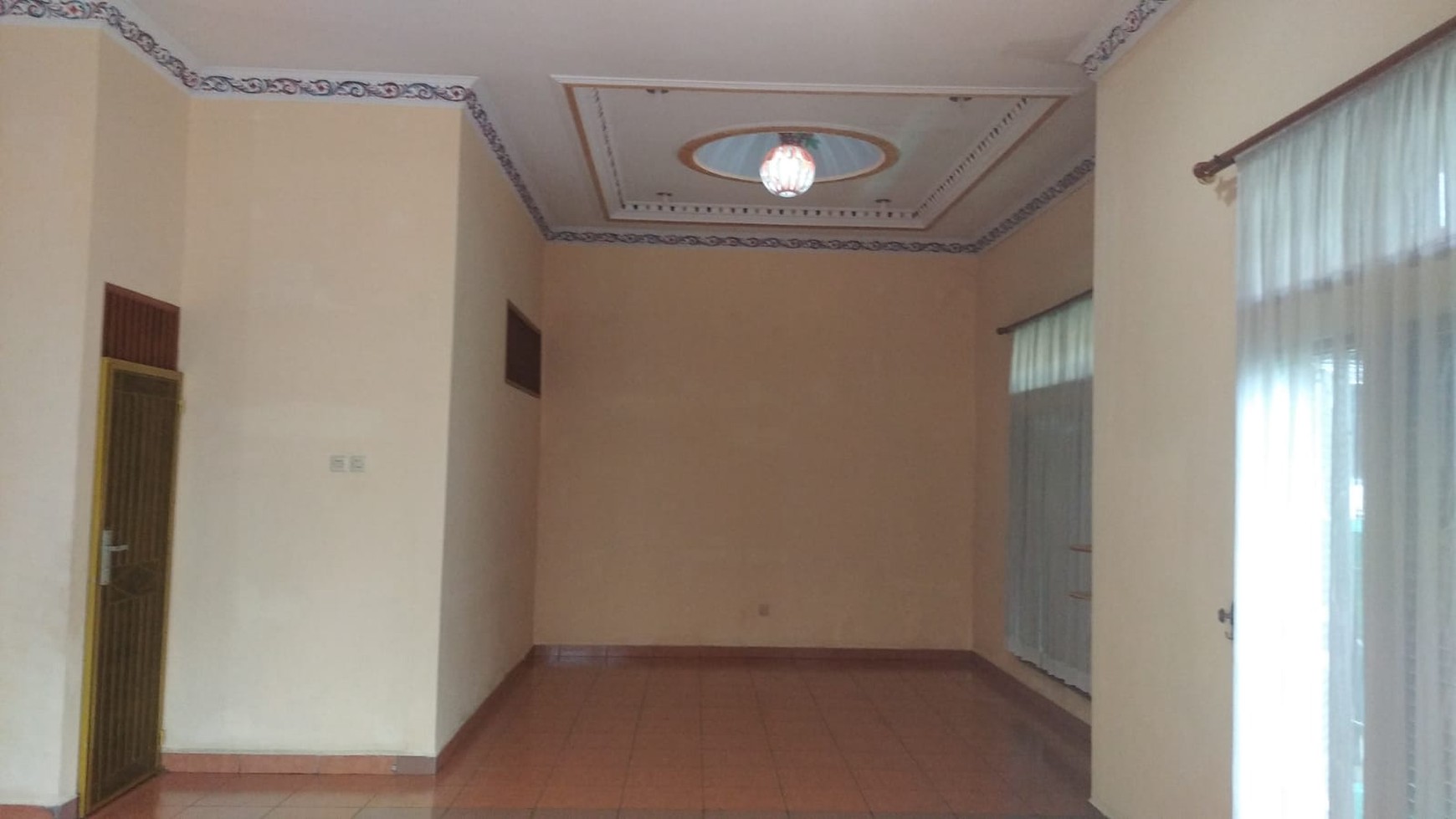Dijual rumah di kavling Pemda 4 Karawaci Tangerang