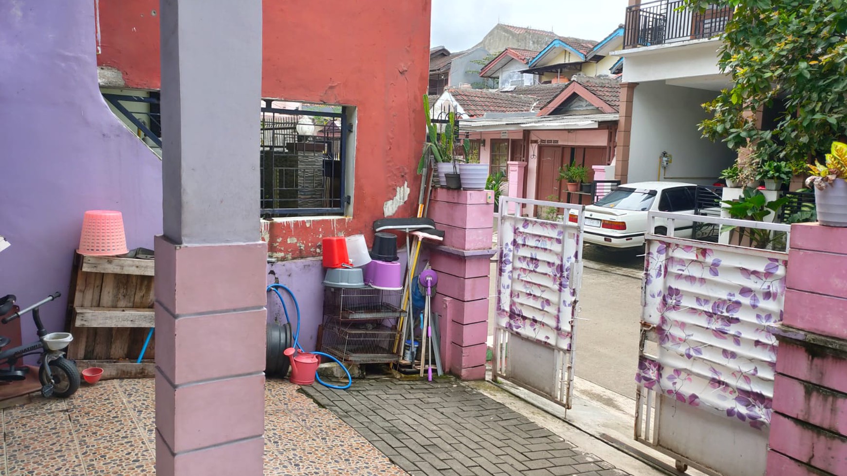 Dijual murah rumah di Perum 3 JL. Mataram Karawaci Tangerang