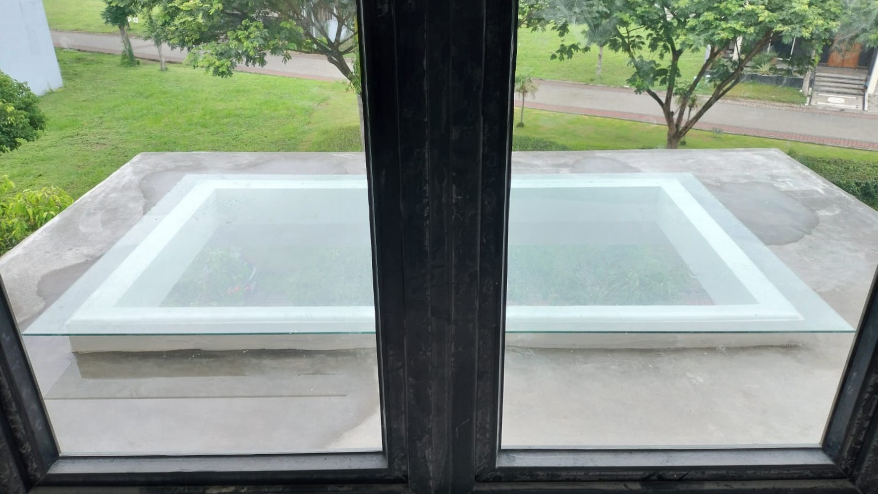 Dijual Rumah Private Lift di Emerald Mansion Citraland Surabaya Barat - New American Classic Modern MARMER GRANITE Premium GROHE KOHLER Sanitary Garasi Carport 6 Mobil Luas