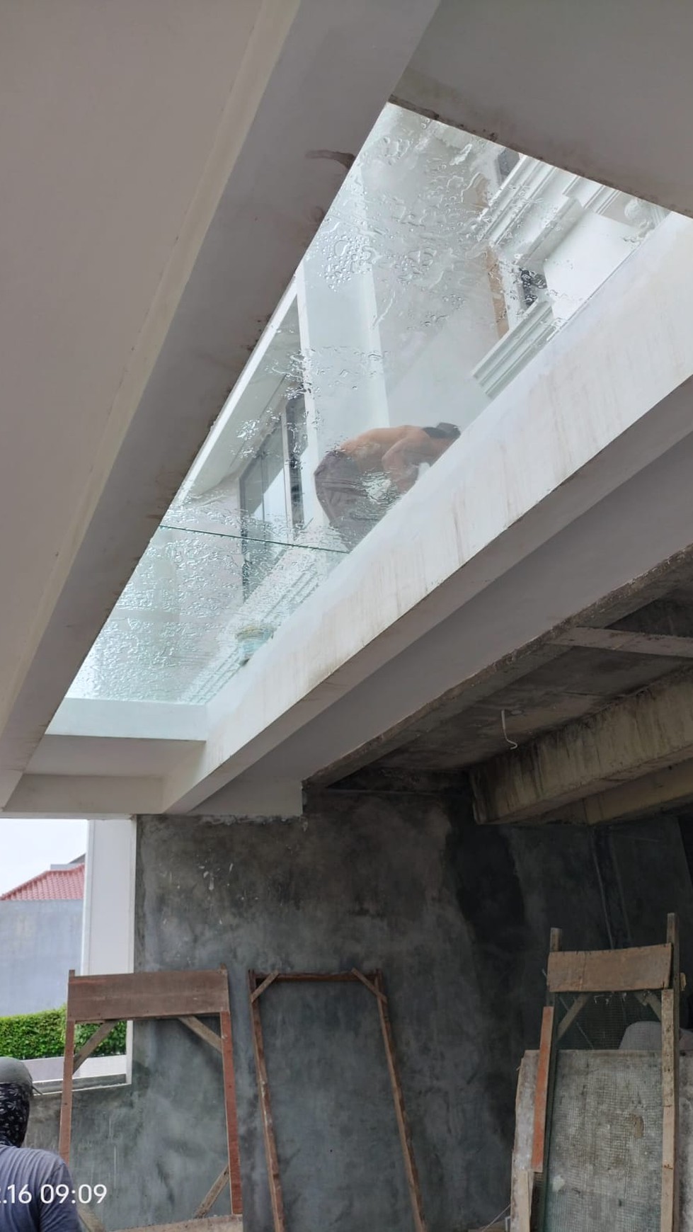 Dijual Rumah Private Lift di Emerald Mansion Citraland Surabaya Barat - New American Classic Modern MARMER GRANITE Premium GROHE KOHLER Sanitary Garasi Carport 6 Mobil Luas