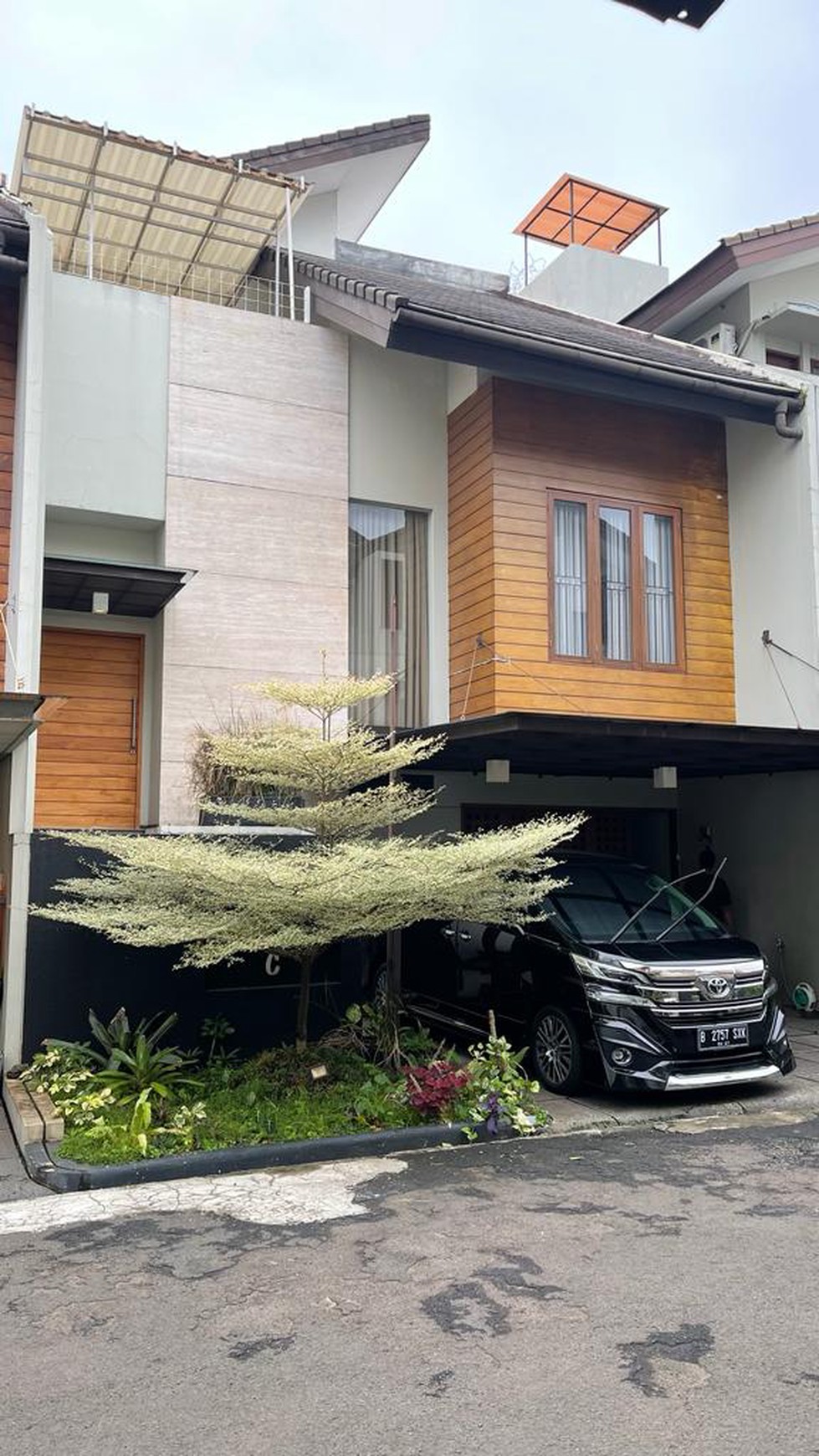 Jual Townhouse dibawah harga rata-rata di kebayoran lama