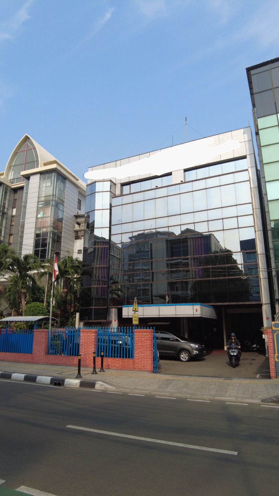 Di Jual Gedung 4 Lantai di Cikini Raya Jl RP Soeroso Jakarta Pusat