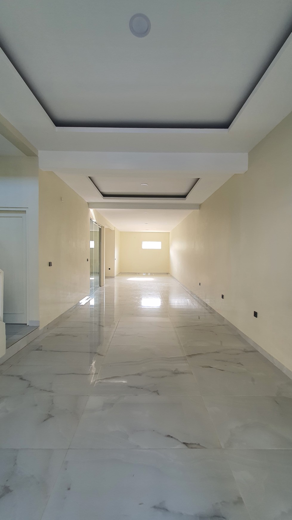 Rumah Dengan Bangunan Baru dan Lokasi Strategis di BSD