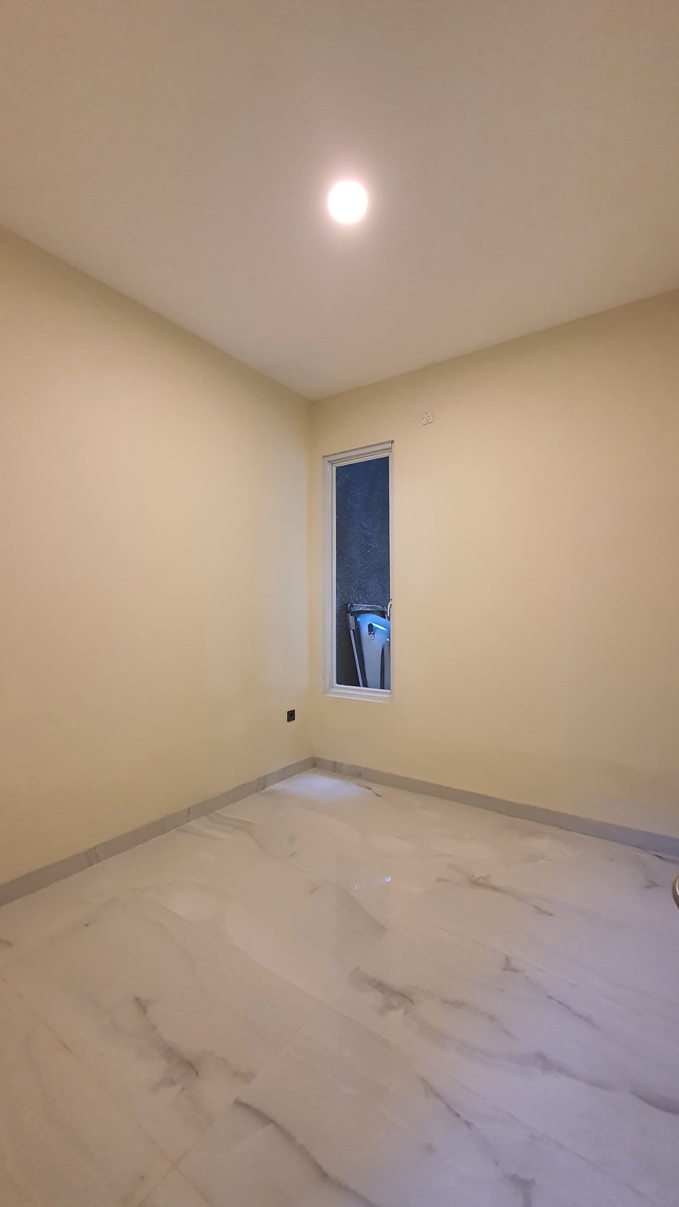 Rumah Dengan Bangunan Baru dan Lokasi Strategis di BSD