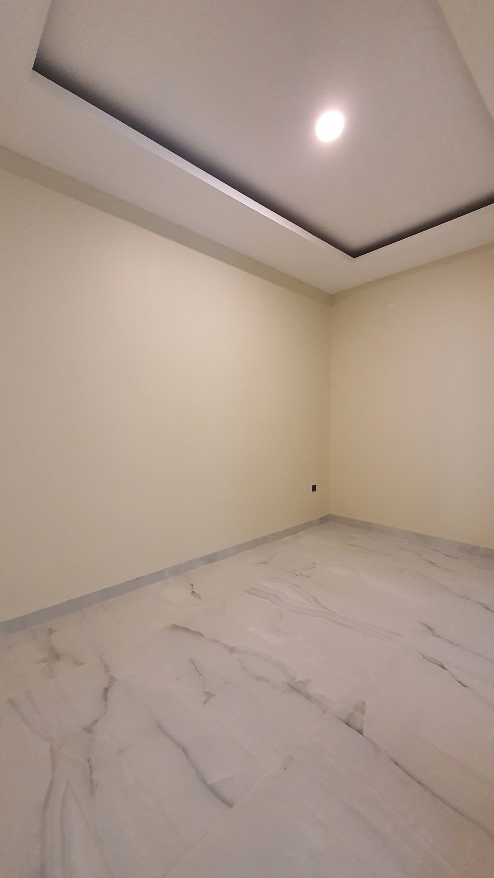 Rumah Dengan Bangunan Baru dan Lokasi Strategis di BSD