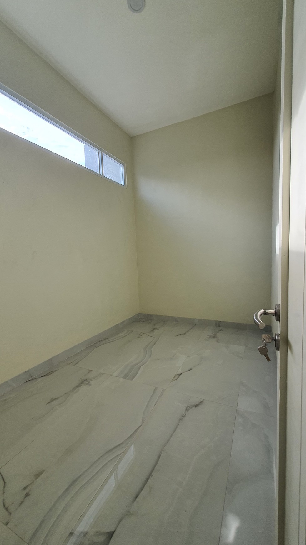 Rumah Dengan Bangunan Baru dan Lokasi Strategis di BSD