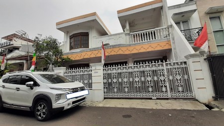 Rumah Strategis 2 Lantai Di Tebet Utara Dengan Jalan 2 Mobil Lega, Hanya 3 Menit Jalan Kaki ke Jl. Abdullah Syafei Dan Jl. Tebet Raya