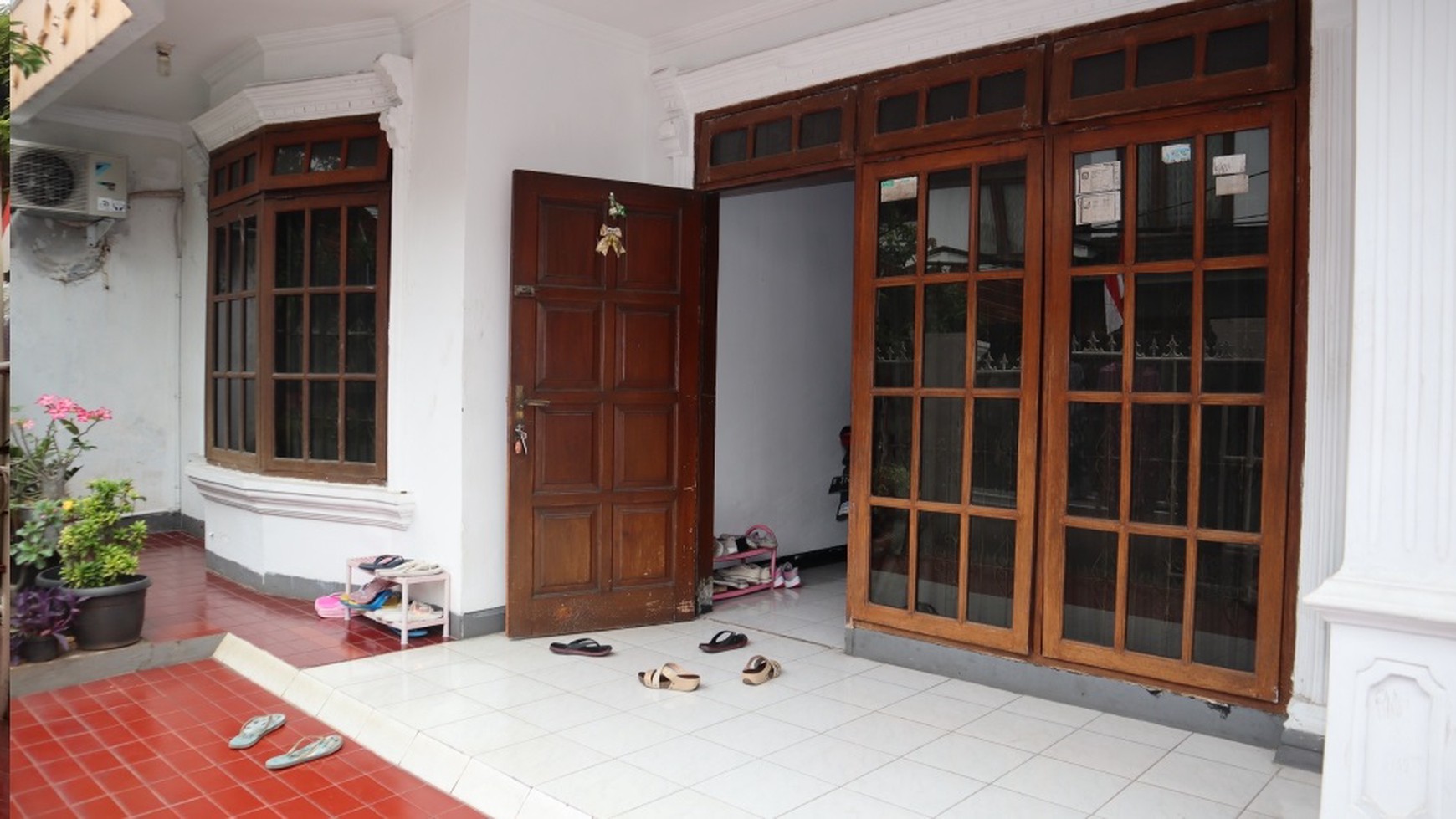 Rumah Strategis 2 Lantai Di Tebet Utara Dengan Jalan 2 Mobil Lega, Hanya 3 Menit Jalan Kaki ke Jl. Abdullah Syafei Dan Jl. Tebet Raya