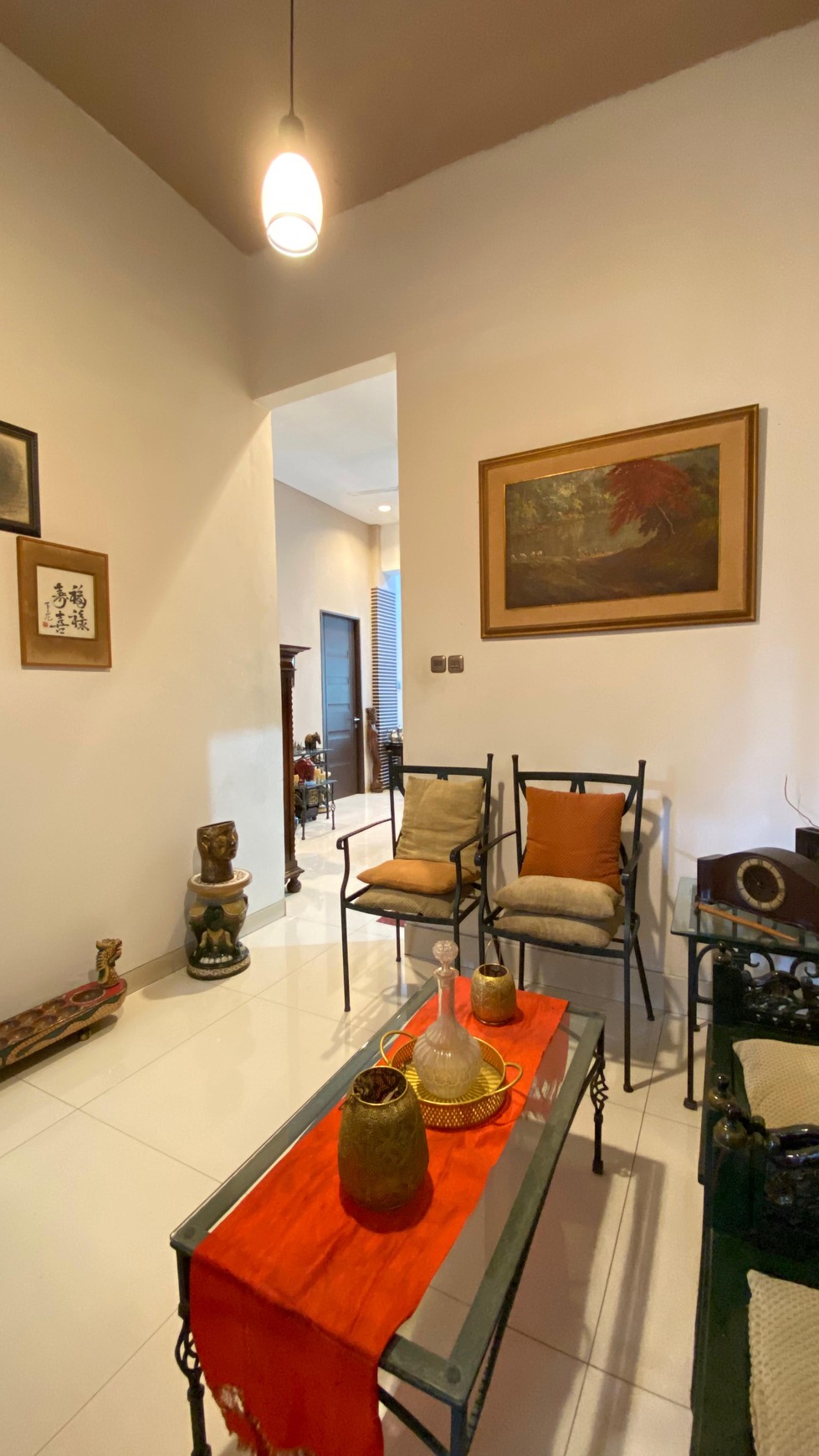 Rumah Halaman Luas Ada Paviliun Selangkah ke Mal Cinere