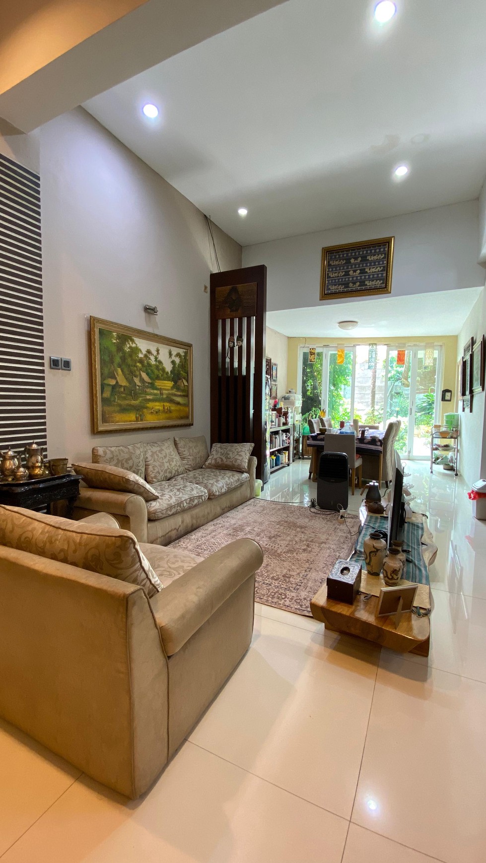 Rumah Halaman Luas Ada Paviliun Selangkah ke Mal Cinere