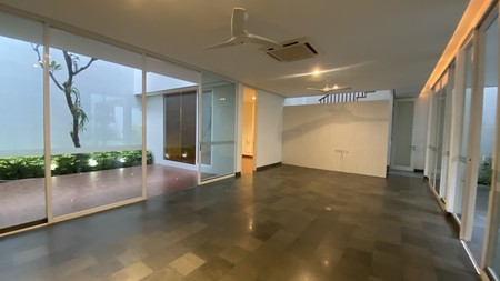 MODERN AND BEAUTIFUL HOUSE AT SENOPATI AREA