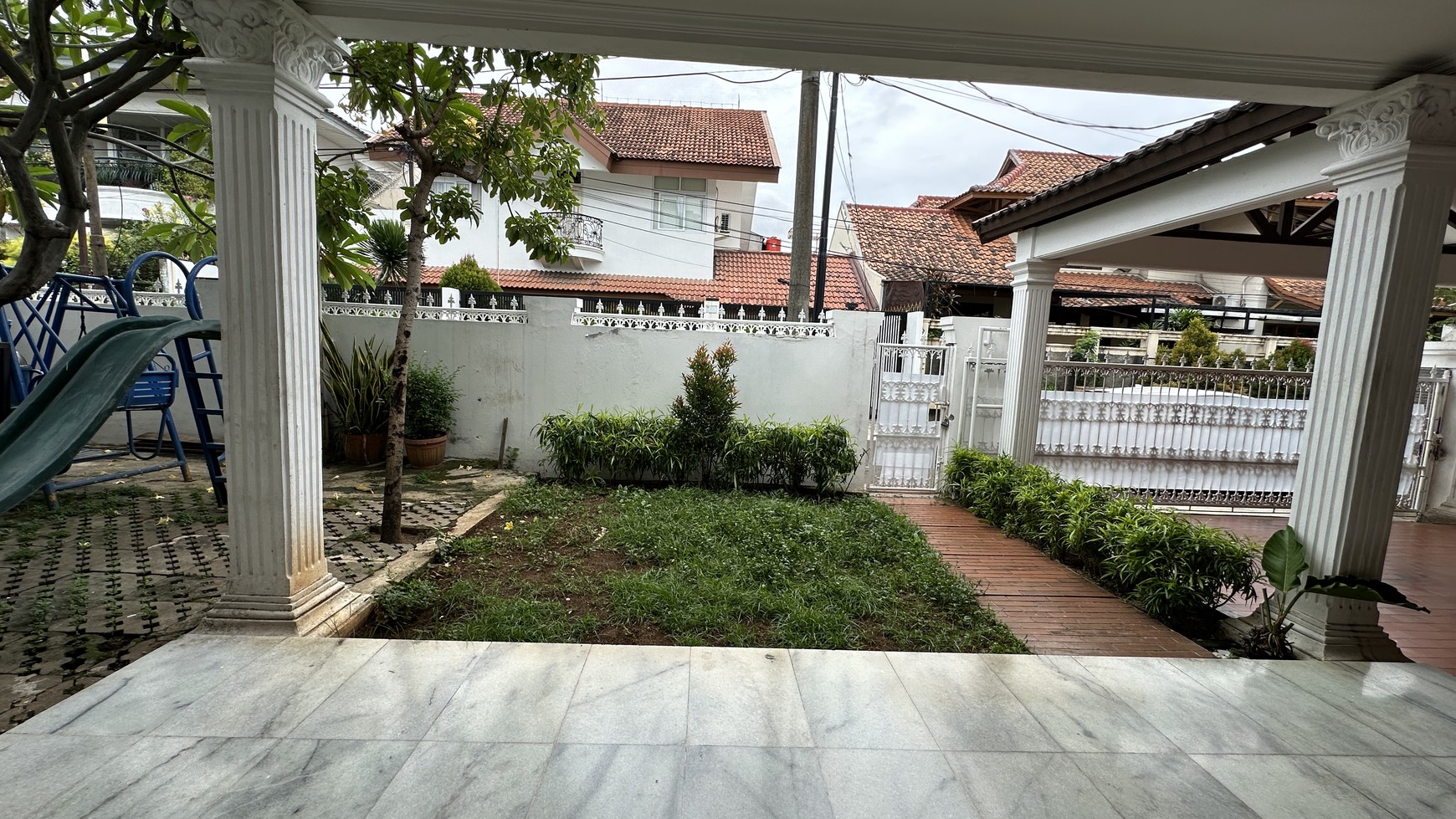 Dijual Rumah Bagus Terawat Daerah Kemanggisan Jakarta Barat