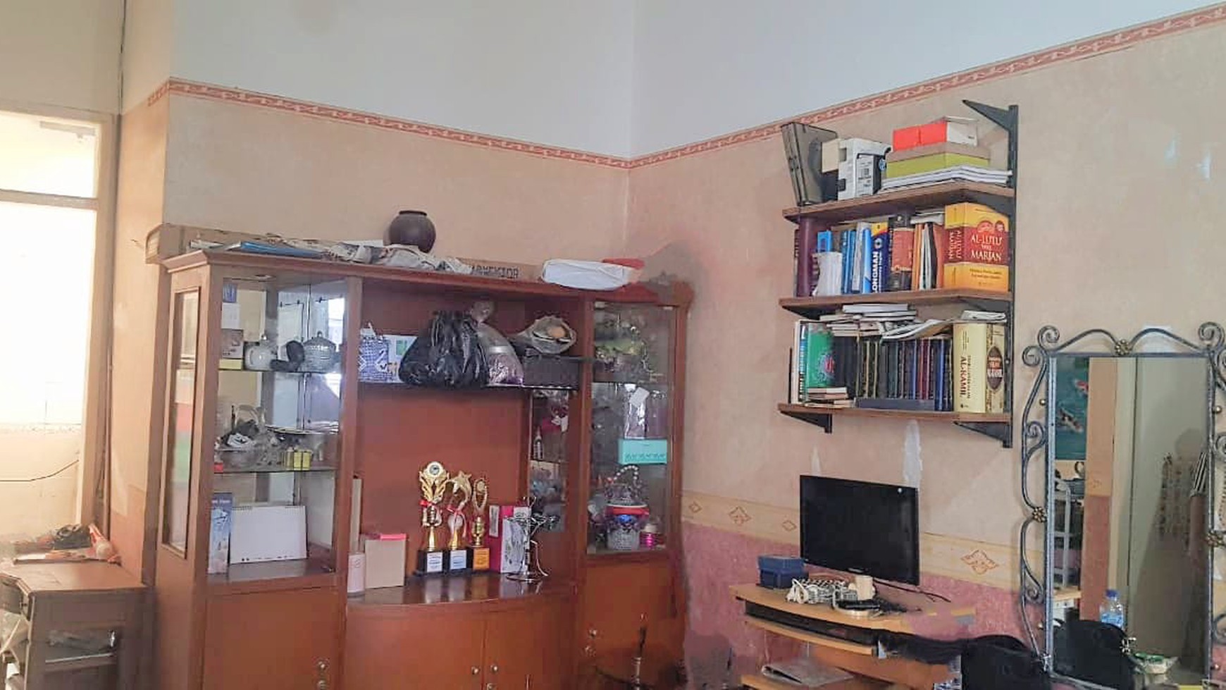 Rumah Bagus Di Perum Buana Gardenia, Jl Megah Buana Pinang Tangerang