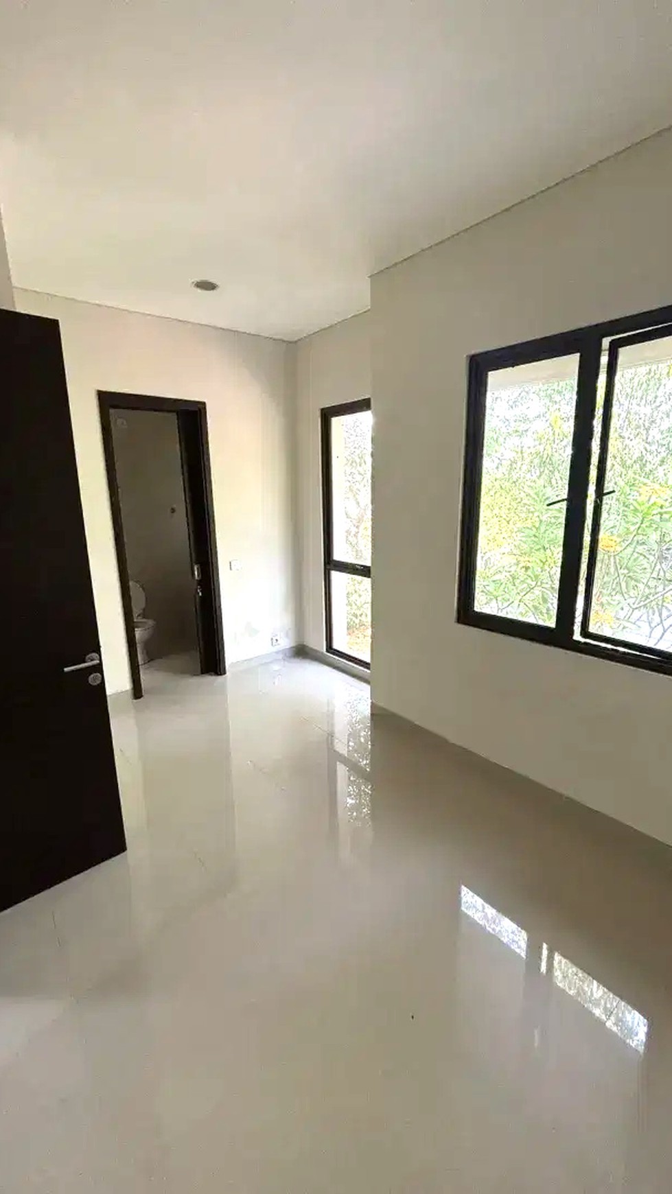 Termurah. Rumah hook Vanya Park Askara, BSD