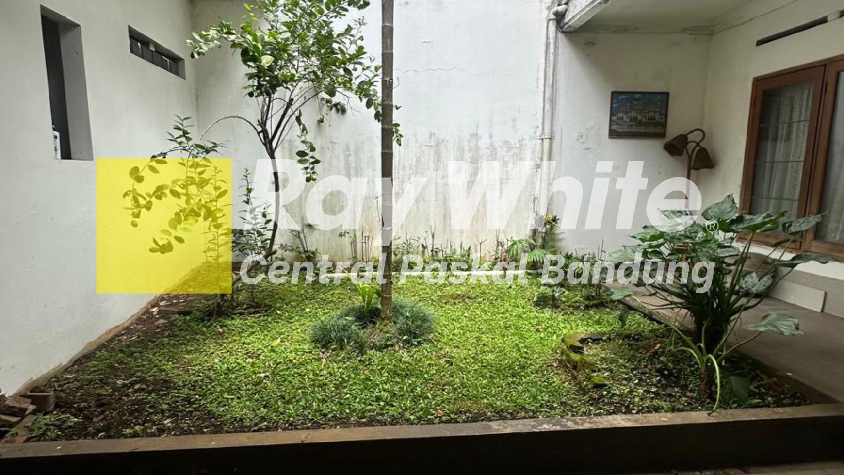 Rumah Klasik di Sayap Sukajadi Bandung