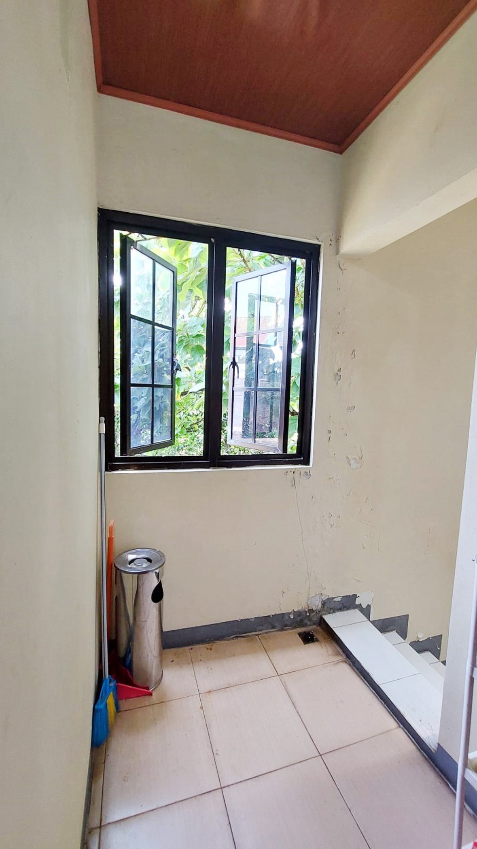 Rumah Bagus Di Town House Sektor 9 Ciputat Tangerang Selatan