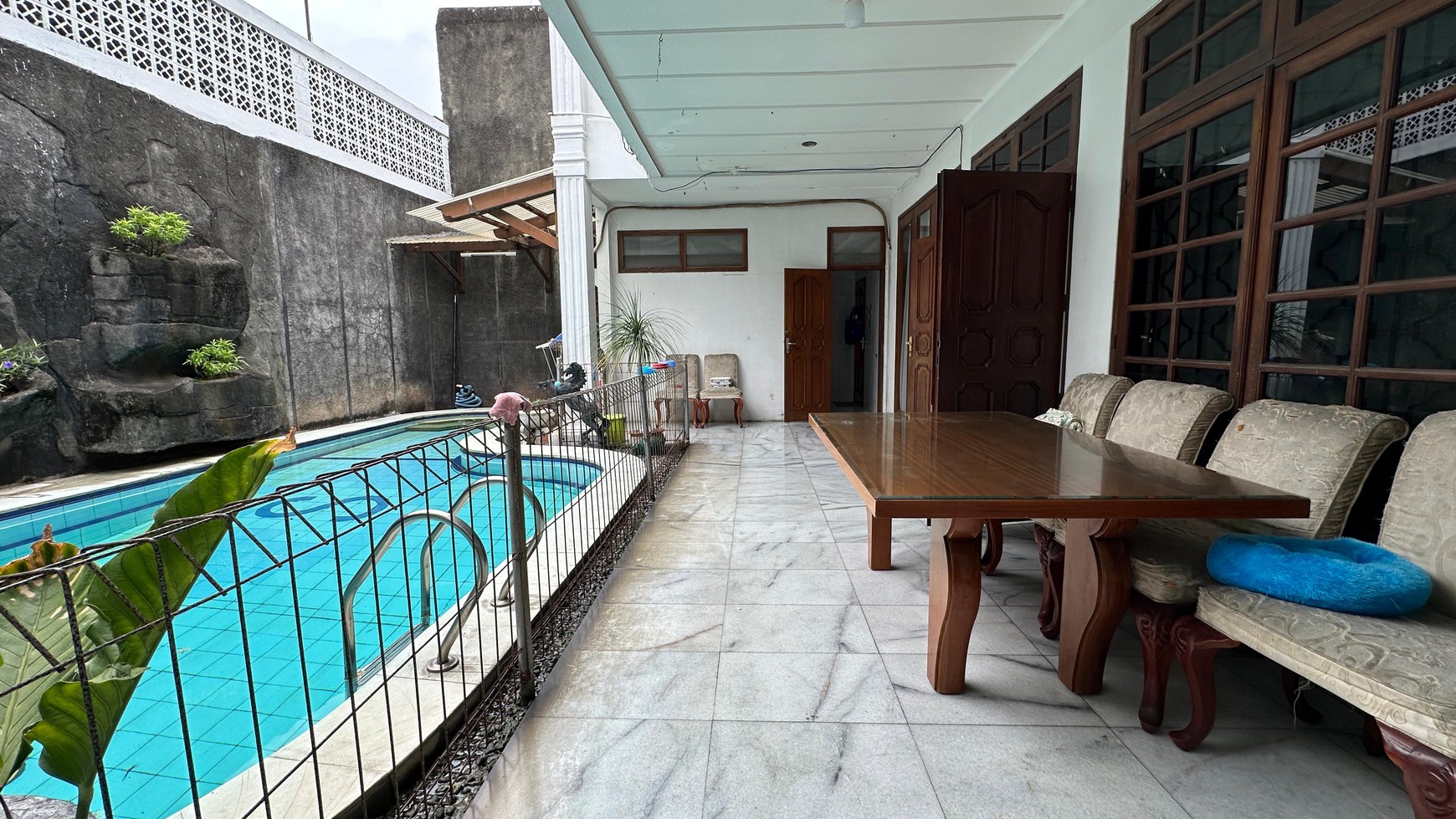 Dijual rumah Jl Karmel - Kemanggisan - Jakarta Barat