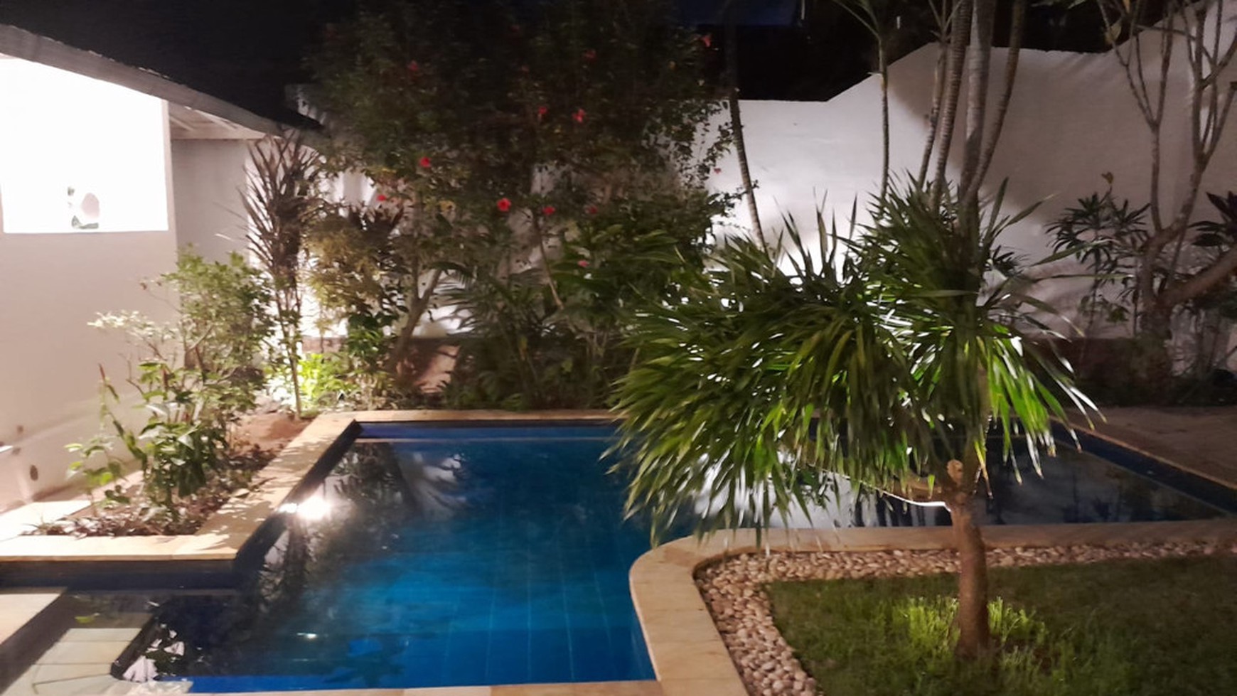 For Annual Rental - Villa 3 bedrooms with green garden close to Umalas