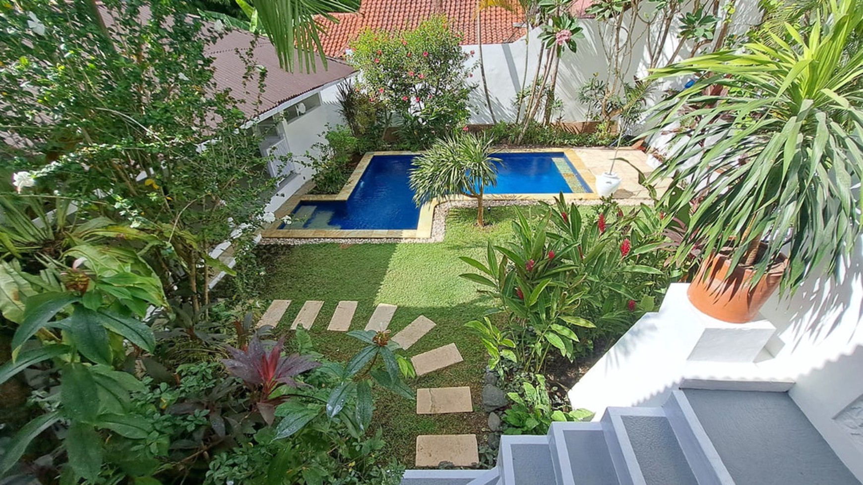 For Annual Rental - Villa 3 bedrooms with green garden close to Umalas