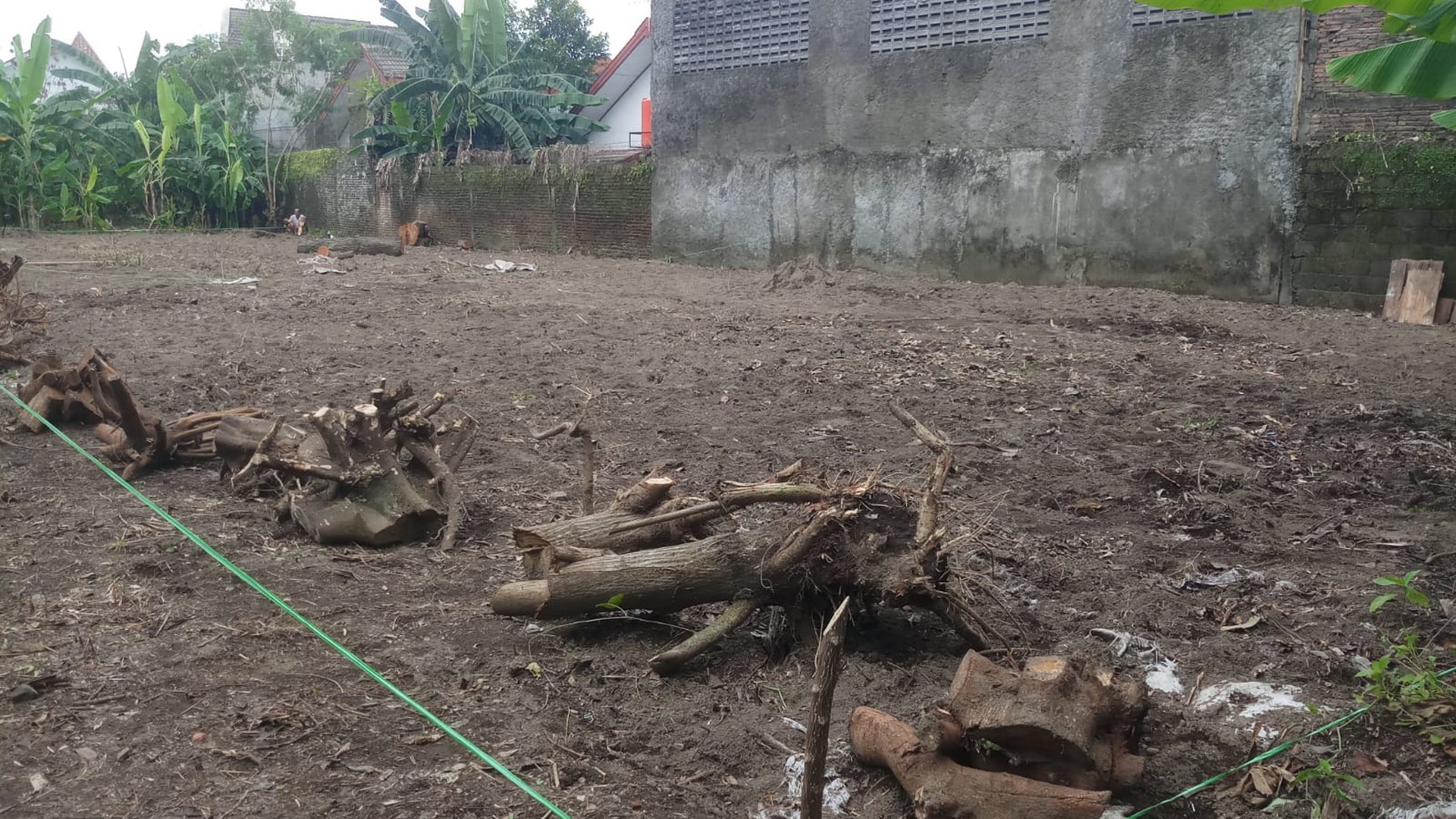 Tanah 3 KM ke kampus UGM Di Jalan Sulawesi Sleman 