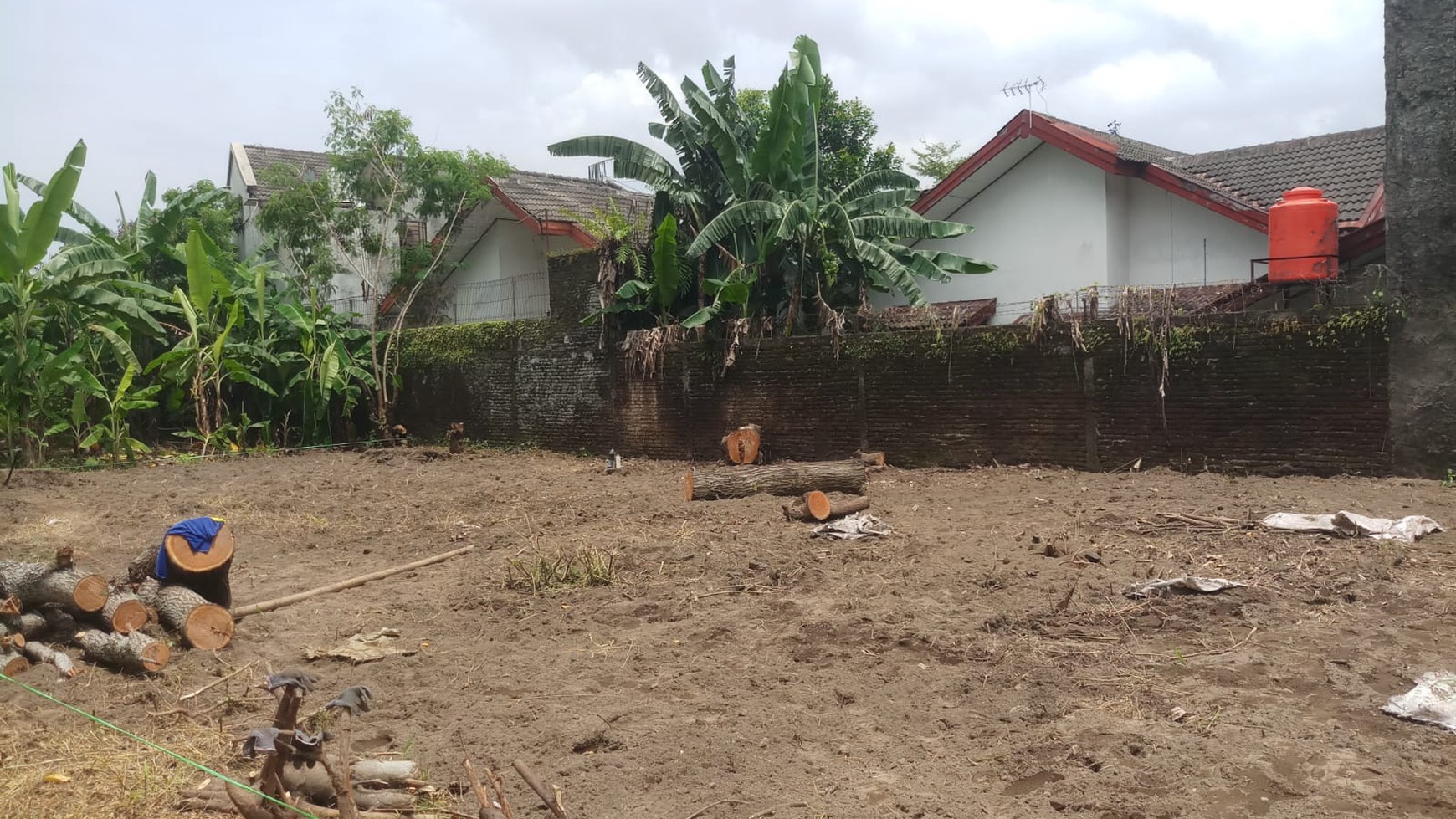 Tanah 3 KM ke kampus UGM Di Jalan Sulawesi Sleman 