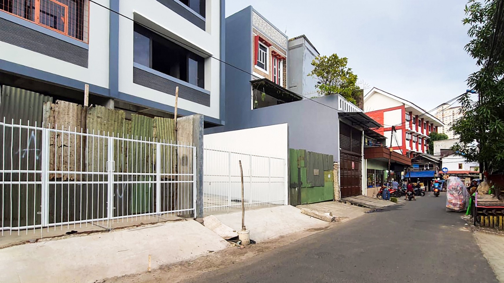 Dijual Ruko 4,5 Lantai di Jalan Perkapuran 2 - Tanah Sereal - Jakarta Barat