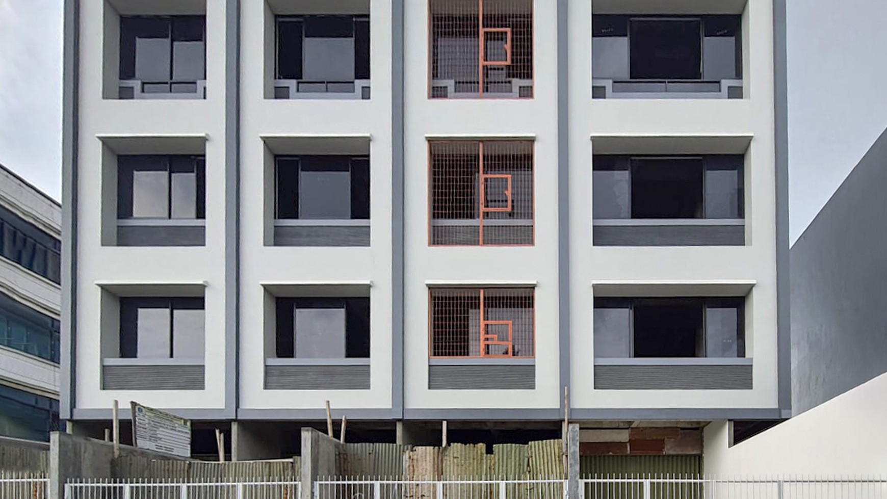 Dijual Ruko 4,5 Lantai di Jalan Perkapuran 2 - Tanah Sereal - Jakarta Barat