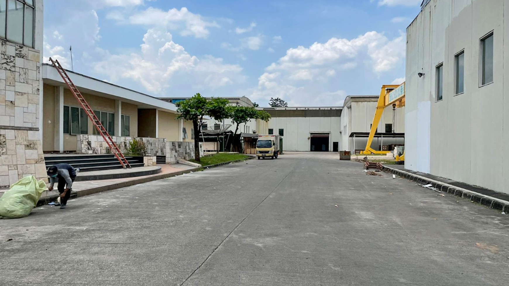 Dijual Pabrik di Daerah Industrial Karawang-Klari Luas 21 Hektar.
