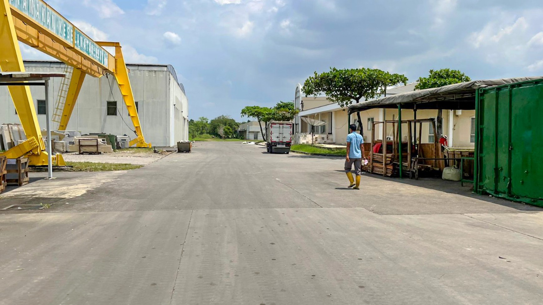 Dijual Pabrik di Daerah Industrial Karawang-Klari Luas 21 Hektar.