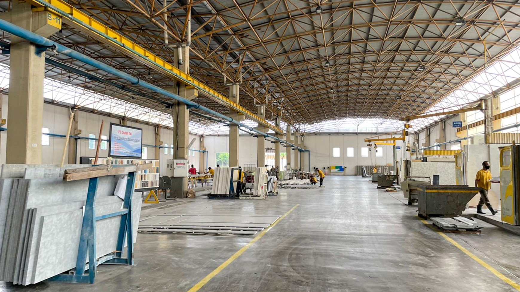 Dijual Pabrik di Daerah Industrial Karawang-Klari Luas 21 Hektar.