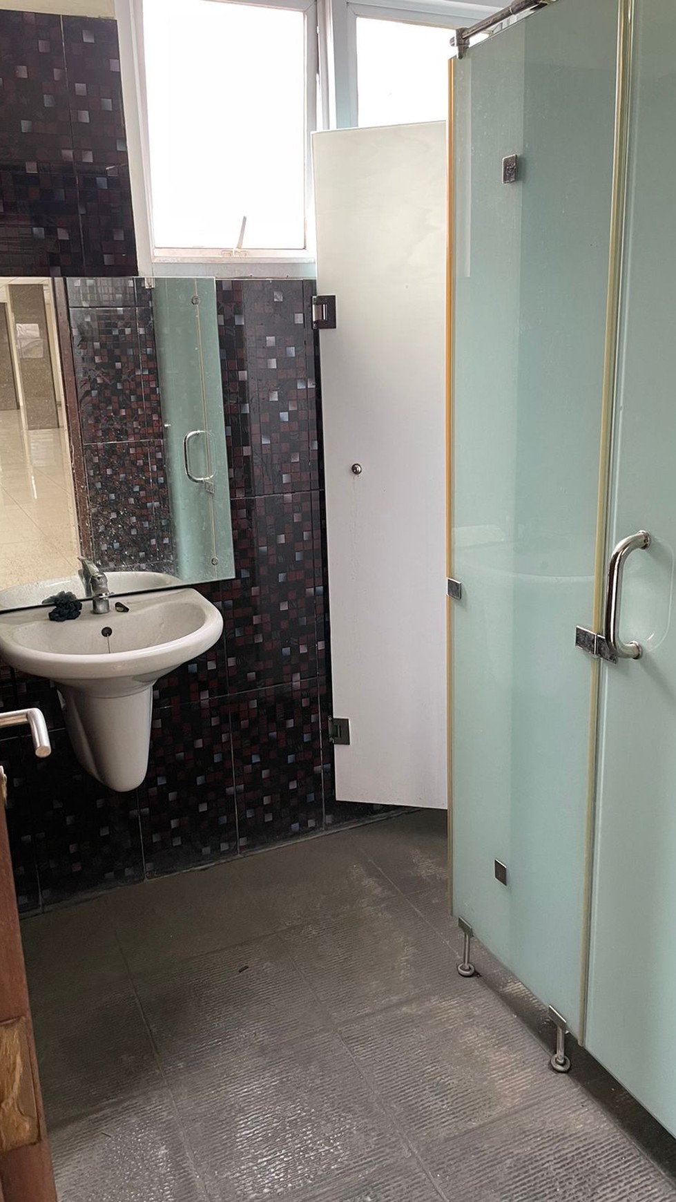 Dijual Gedung Perkantoran 8,5 Lantai Di Jl. Buncit Raya Mampang Jakarta Selatan.