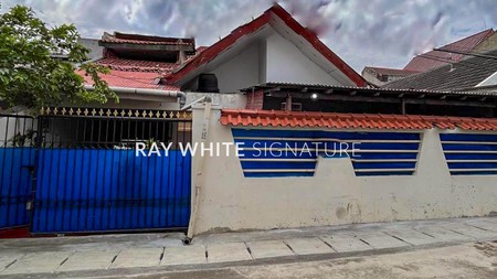 Rumah Lama Cocok Untuk Bisnis di Jl Benda II 