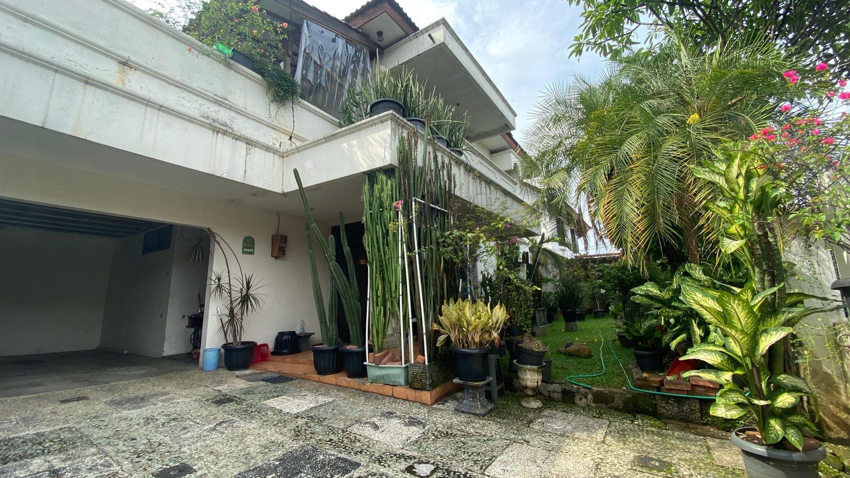 Rumah mewah siap huni di bintaro sektor 1