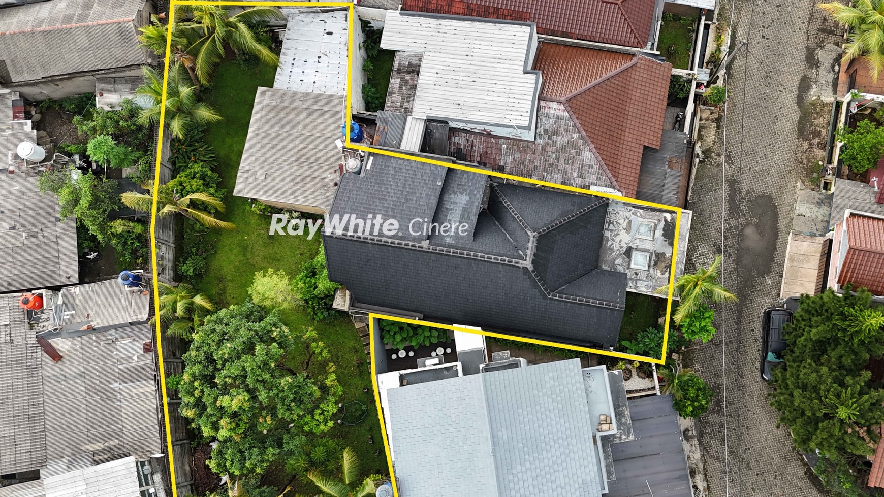 Rumah Halaman Luas Ada Paviliun Selangkah ke Mal Cinere