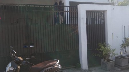 Dijual Rumah 2 Lantai di Jl Karang Empat Surabaya