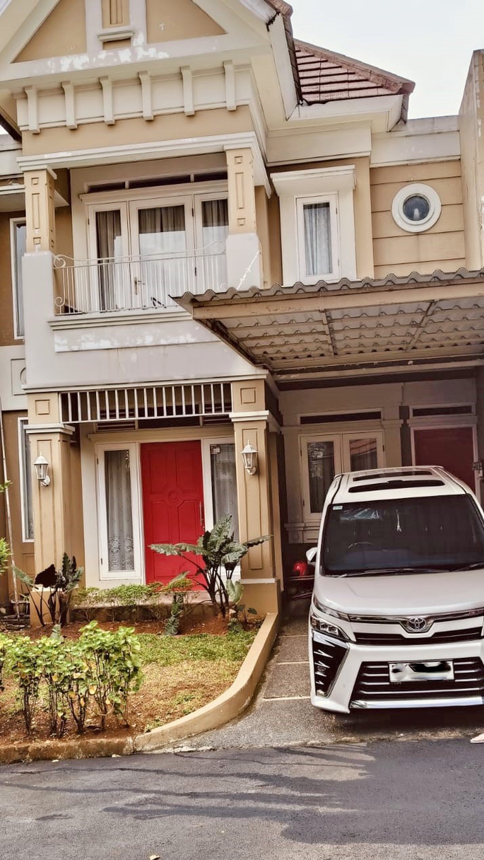 Rumah Lokasi Bagus di Perum Puri Laras Pisangan Cirendeu