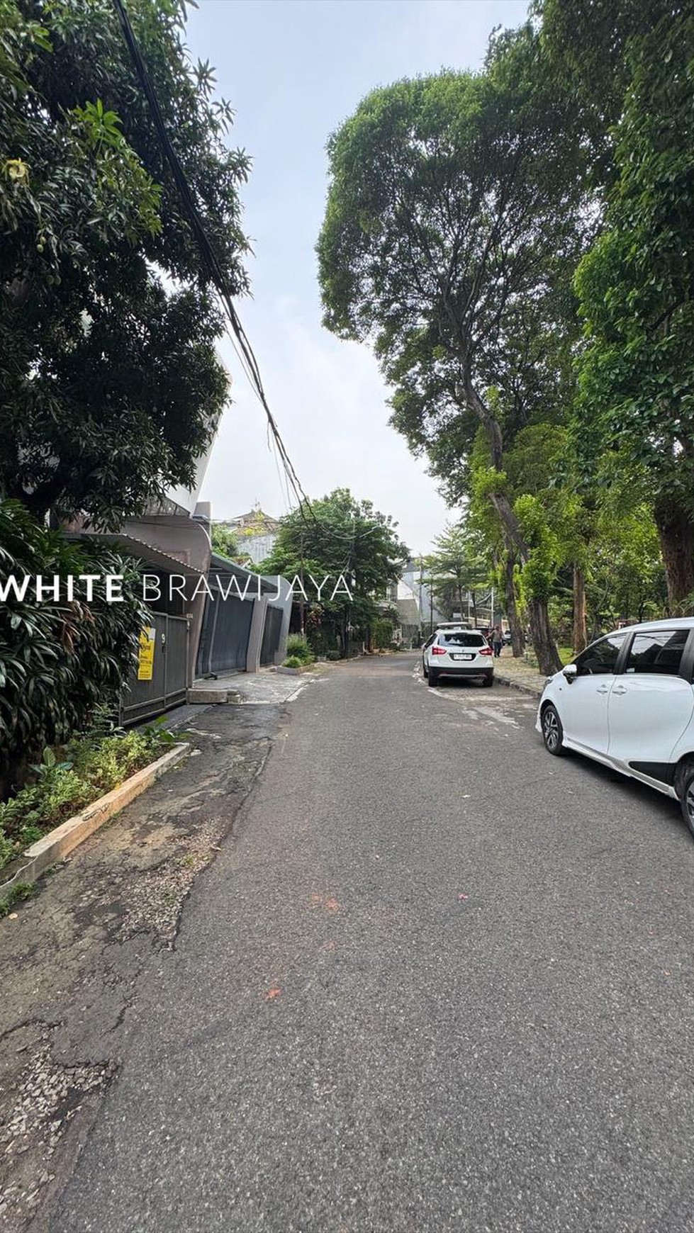 Rumah Dalam Kompleks Tenang Area Kebayoran Baru