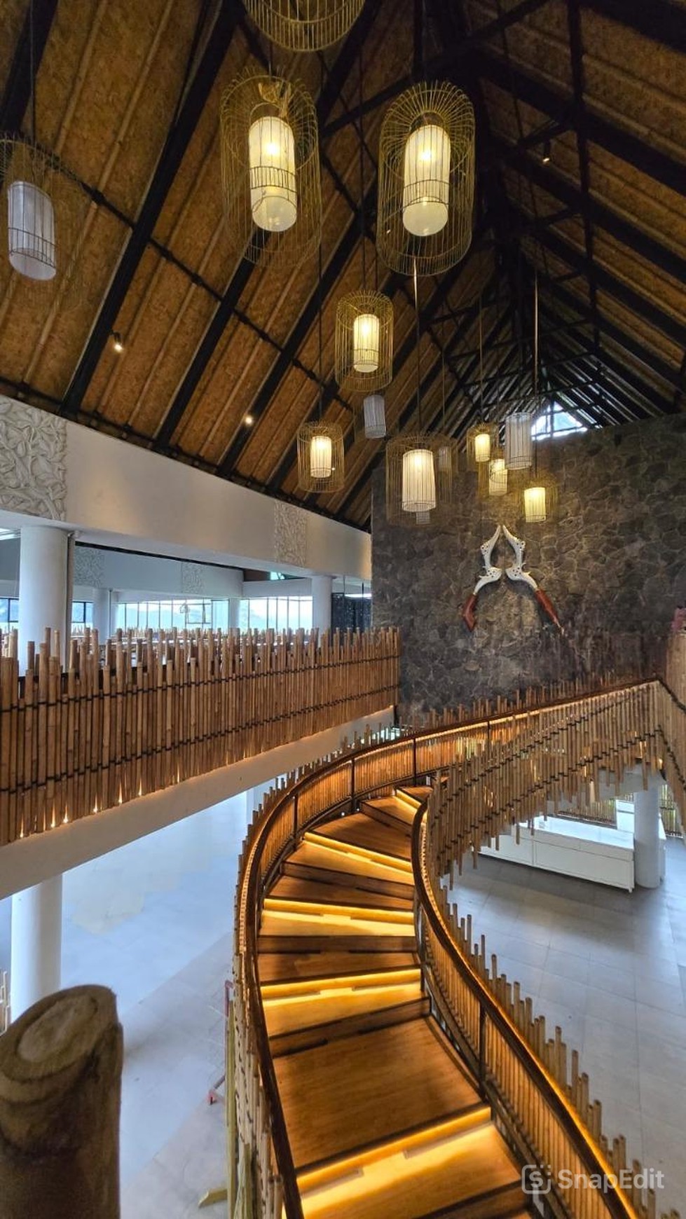 Peluang Investasi Terbaik! Restaurant 4 Lantai di Puncak Bogor - Lokasi Ramai & Strategis