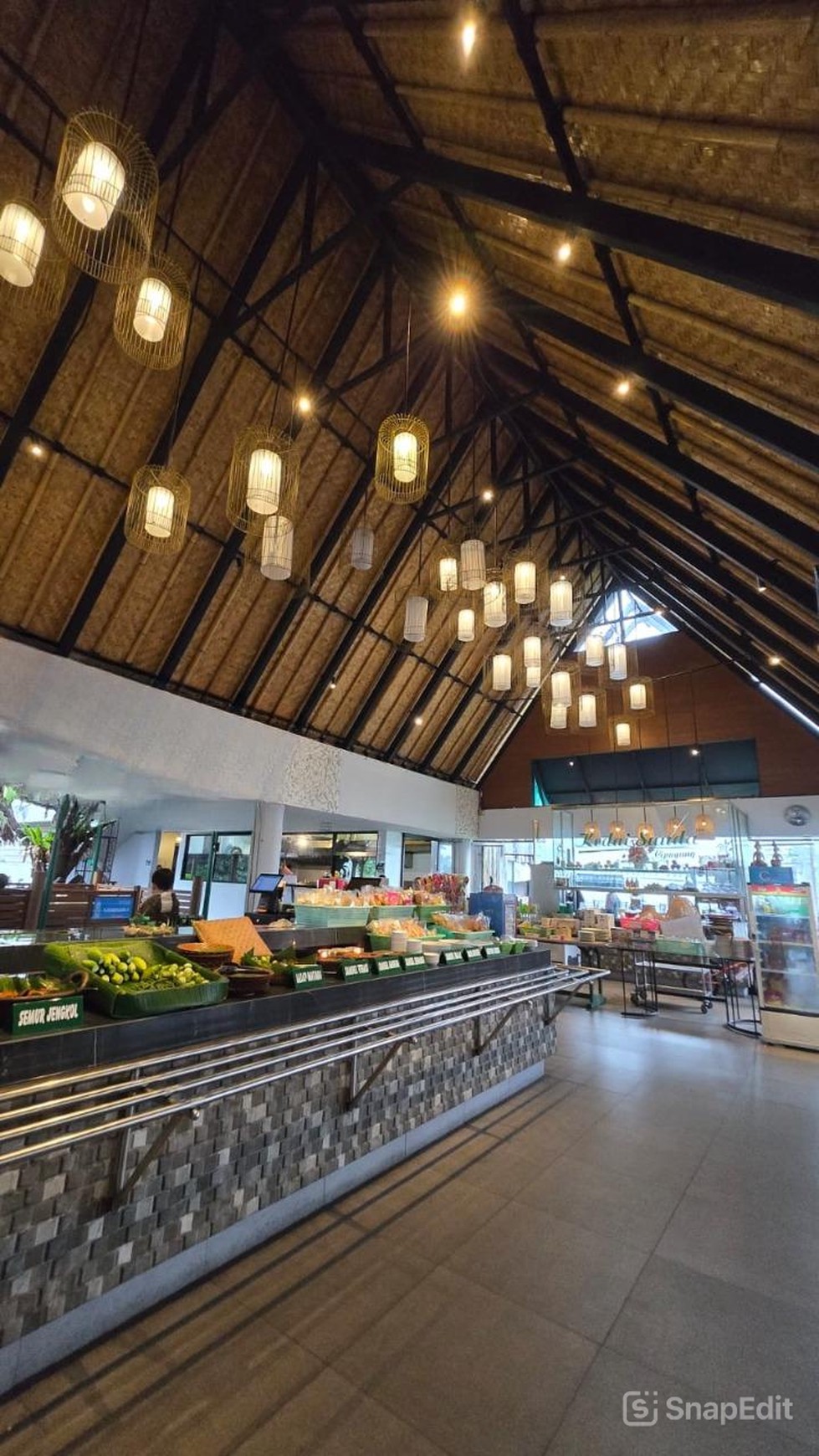 Peluang Investasi Terbaik! Restaurant 4 Lantai di Puncak Bogor - Lokasi Ramai & Strategis
