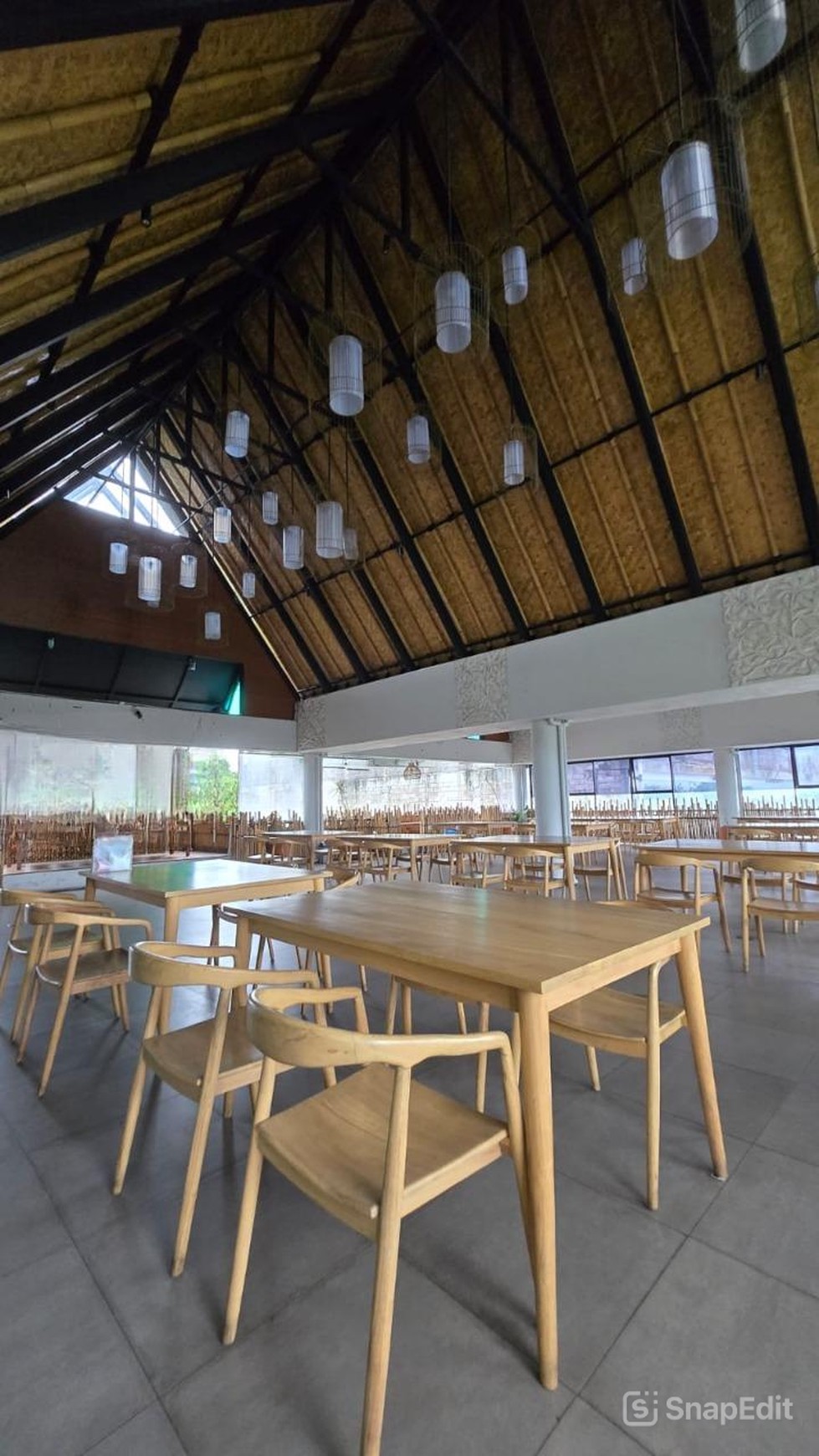 Peluang Investasi Terbaik! Restaurant 4 Lantai di Puncak Bogor - Lokasi Ramai & Strategis