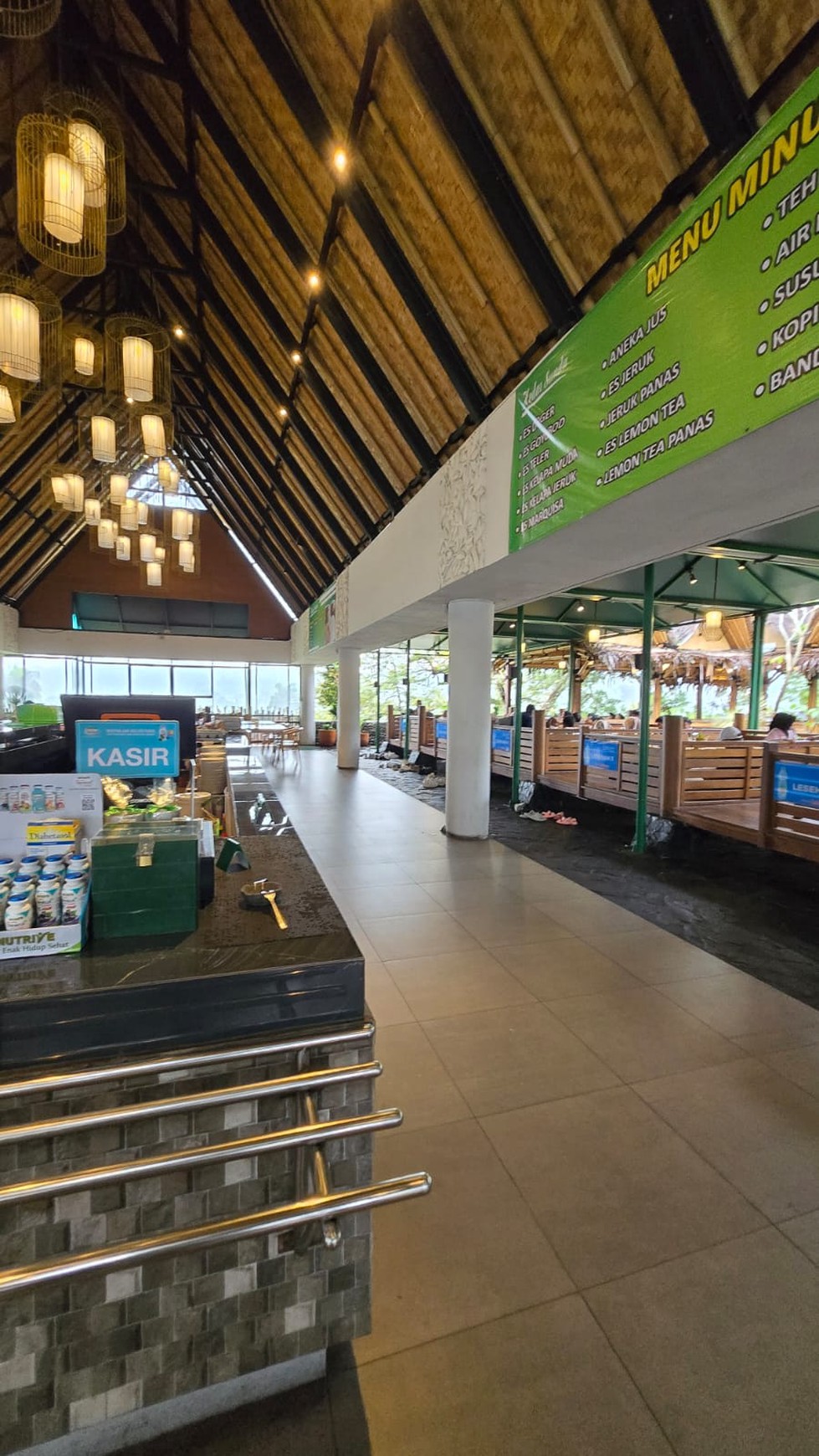 Peluang Investasi Terbaik! Restaurant 4 Lantai di Puncak Bogor - Lokasi Ramai & Strategis