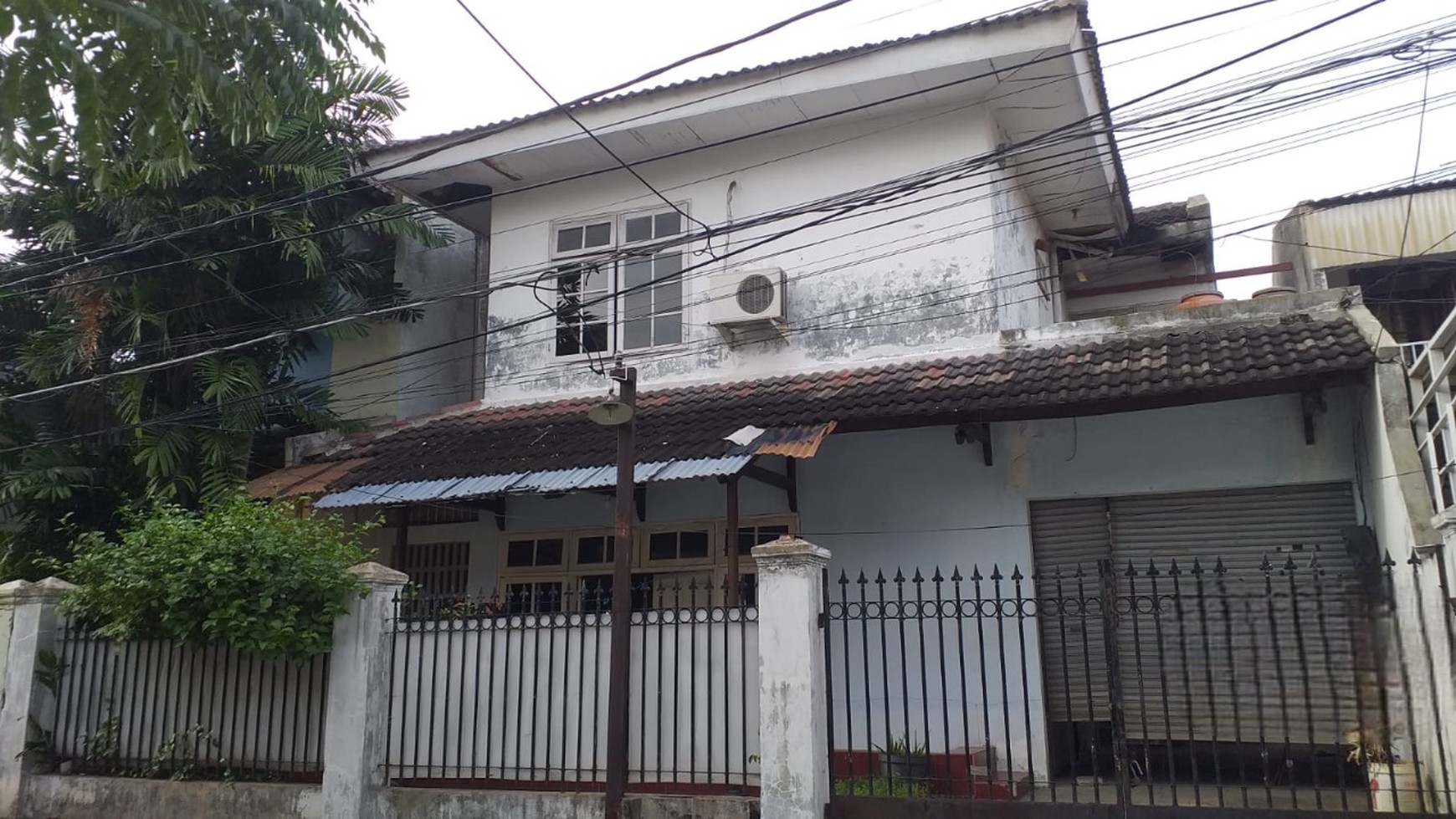 Di Jual Tanah Beserta rumah 2 Lantai di Jati Padang, Jakarta Selatan