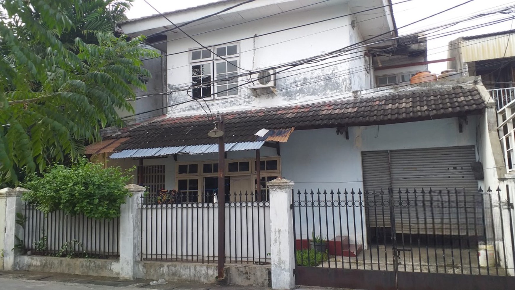 Di Jual Tanah Beserta rumah 2 Lantai di Jati Padang, Jakarta Selatan