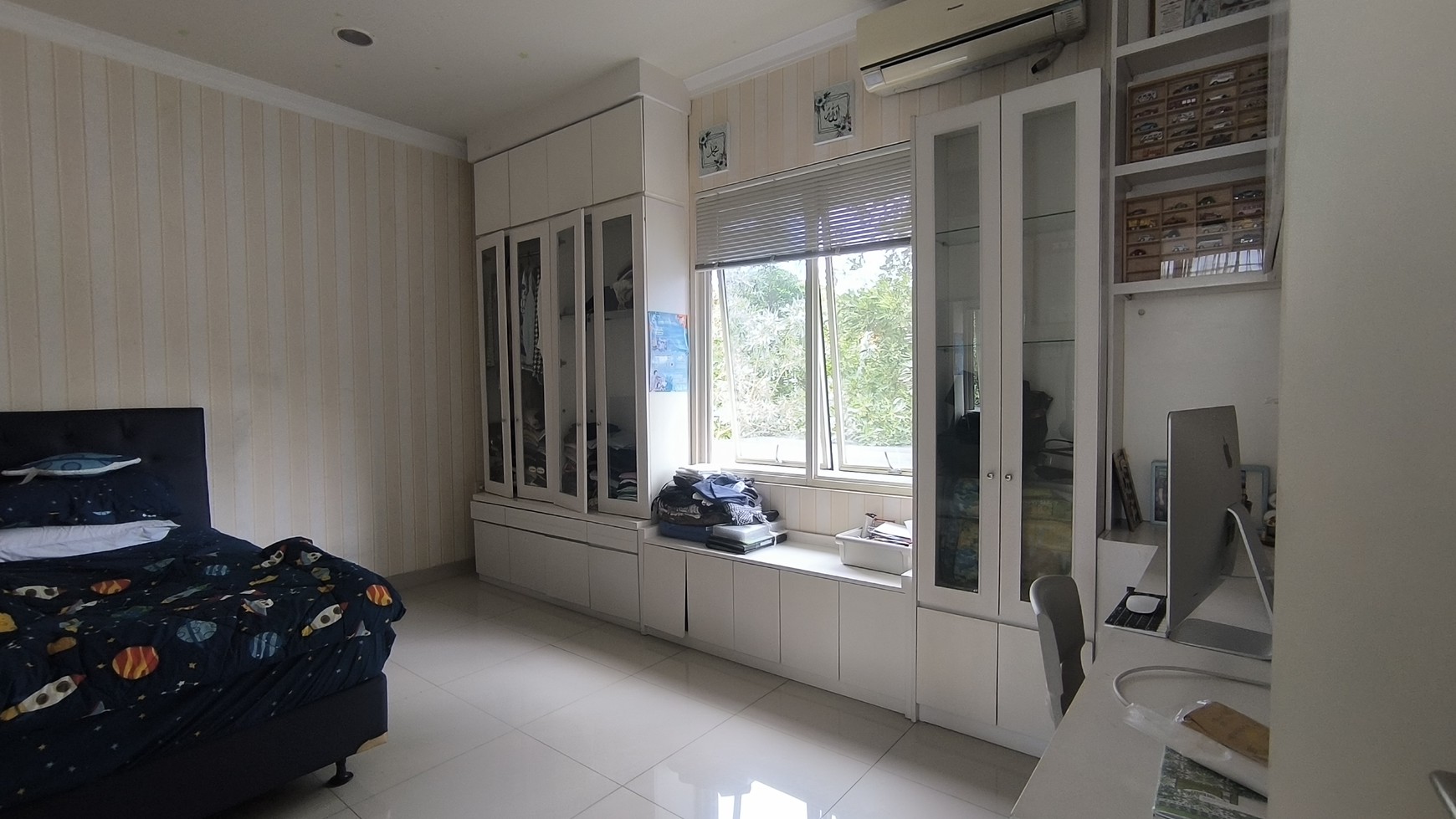 Nego sampai jadi!! Dijual Rumah Cantik Full Furnished di Cluster East Esplanade, Grand Wisata