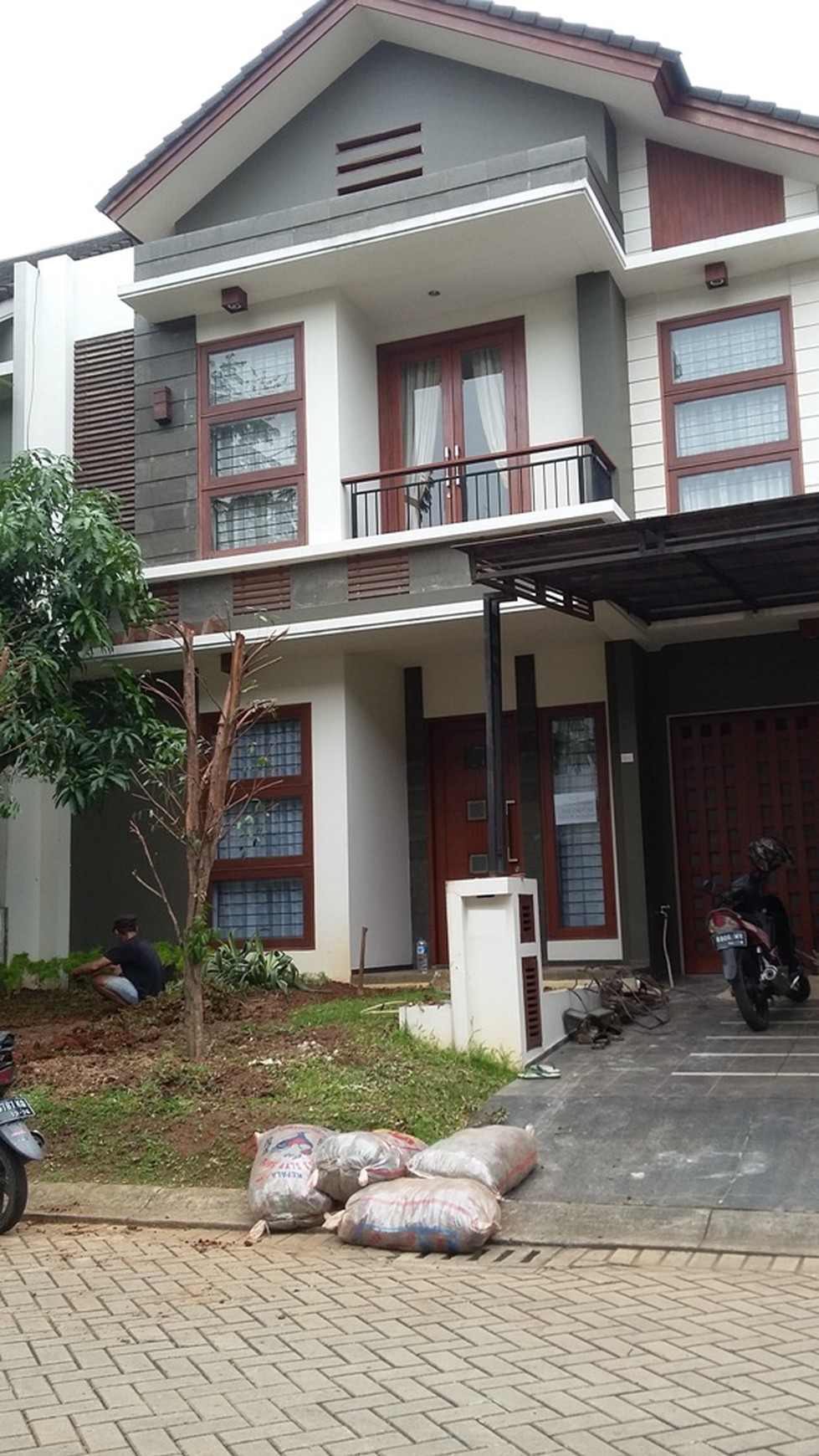 Rumah Hitung Tanah Area Cipete