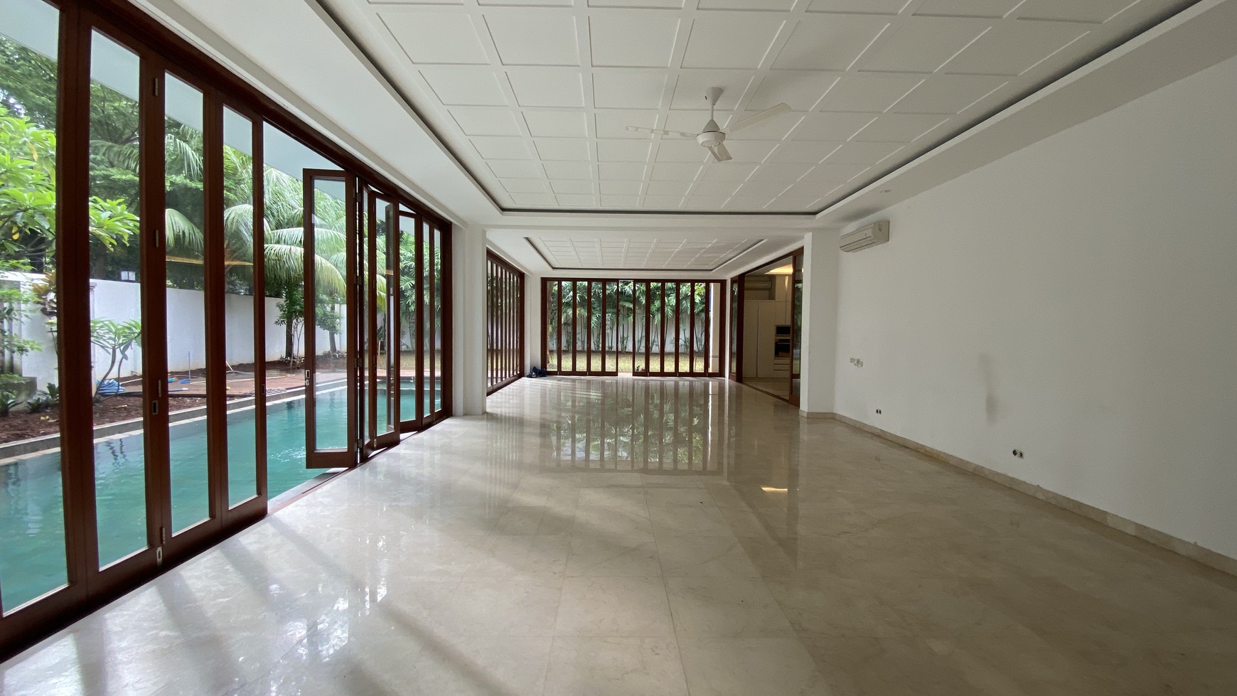 Rumah Hitung Tanah Area Cipete