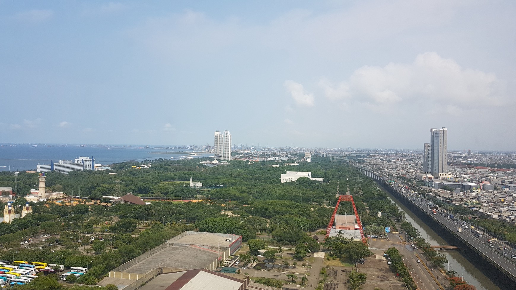 "Apartemen Aston Marina Ancol  Jakarta Utara"