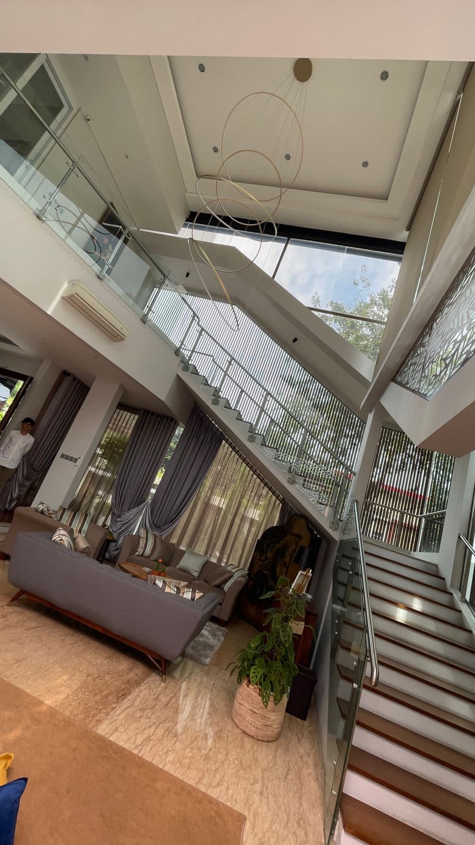 Dijual Modern Home Area Tebet Jakarta Selatan
