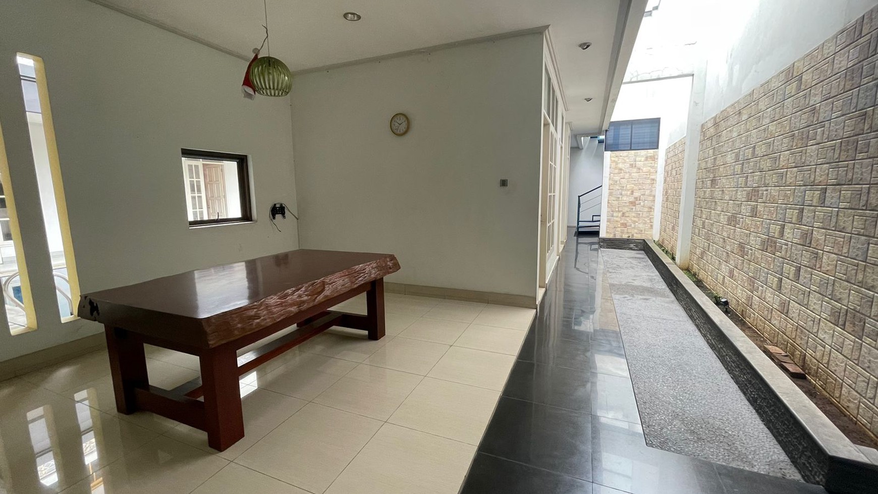 Dijual Rumah Bangunan Baru Luas 1.390m2 Daerah strategis di Fatmawati Jakarta Selatan.